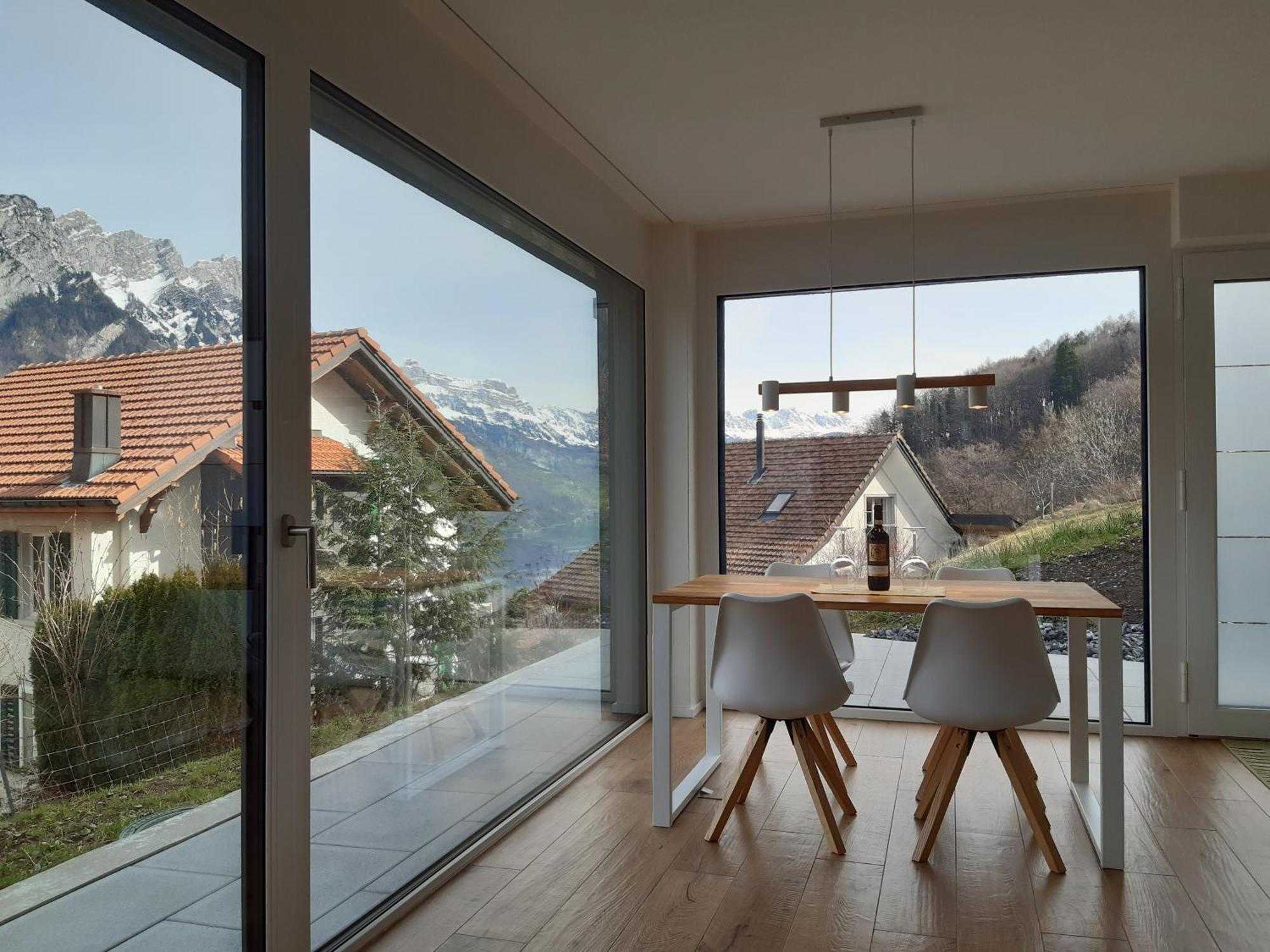 Apartment Panorama Am Walensee In Neubau-Villa Obstalden エクステリア 写真